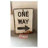 One  way arrow sign 24 x 18'