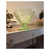This vintage Anchor Hocking sherbet cup features