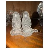 Salt and pepper shaker with tray