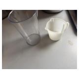 Plastic measuring cups