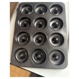 2 muffin pans
