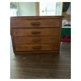 Jewelry box