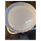 2 glass pie pans