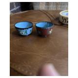 2 little cups
