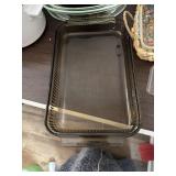 4 pans with 2 holders