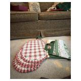 Tablecloth with placemats