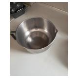 Medal measuring pan