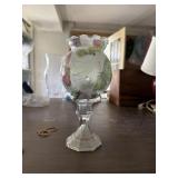 This vintage-style pedestal glass bowl features