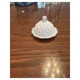 This vintage Westmoreland Thumbelina milk glass