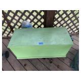 Toy box with wheels