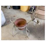 Reindeer flower pot holder with flower pot
