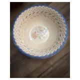 This vintage Homer Laughlin serving bowl f