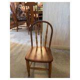 Antique childï¿½s chair