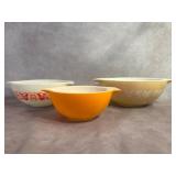 Three Pyrex Mixing Bowls