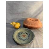 Stoneware Dish, Römertopf & Measuring Cups