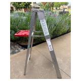 Davidson Aluminum 4-Ft Type II Step Ladder