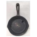 No Name Cast Iron Skillet - 6.5' x 1.5'