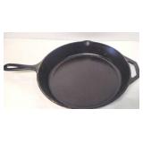 Lodge Cast Iron Skillet - 12' x 2.25'