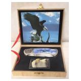 Eagle Knife & Lighter in Wood Box