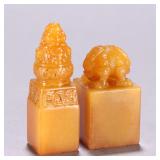 A PAIR OF TIANHUANG SEALS WITH THE INSCRIPTION...