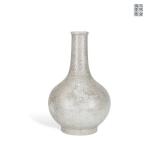 MING XUANDE IMITATION GE GLAZE LONG-NECKED VASE