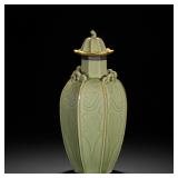 YUAN LONGQUAN KILN MELON RIDGE CAP BOTTLE