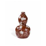 MING HONGWU COILED GOURD VASE