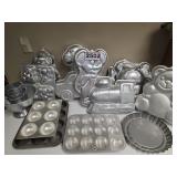 Assorted Lot of Bakeware