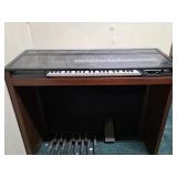 Technics SX-E26 Electronic Organ with Pedalboard