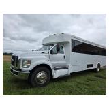 2017 Ford F-650 Bus | VIN: 1FDNF6DC2HDB05117