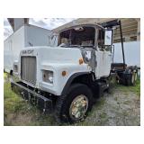 Mack Roll-Off Semi-Truck | NO TITLE