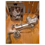 Meat grinder, cat photo frame