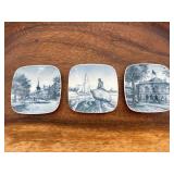 Group of Small Delft Plates/Plaques