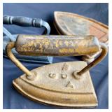 Vintage Flat Iron Sad Irons With 1 Metal Trivet
