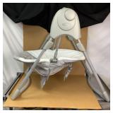 Graco Slim Spaces Compact Baby Swing