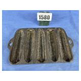 Antique Cast Iron Gem Pan, Corn Shape Mold 5.5x9'