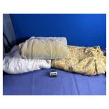 Twin Size Jacquard Fringed Bed Spread, Twin...
