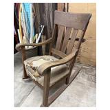 Antique Oak Rocker 25x32.5x36'H