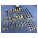 Oneida Tudor Plate Set, 23 Piece, 8 Forks, 7...