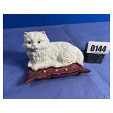Ceramic White Cat on Pillow, 5.75'x3.75'T
