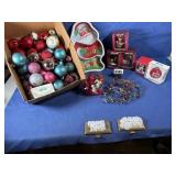 Box Xmas: Santa Cookie Trays, Kirkland Santa...