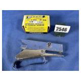Arrow Hand Staple Gun w/1/4' Staples