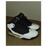 Jordan Max Aura White Black Gold