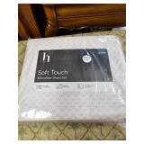 Microfiber queen sheet set