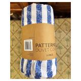 Patterned cal king 3 piece duvet cover