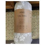 Reversible Pattern King/Cal King 3 piece Quilt Set