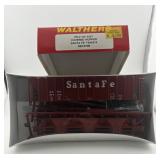 Walthers Santa Fe Covered Hopper Kit