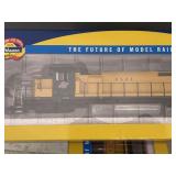 Athearn C&NW SD40-2 Old Yellow #6824