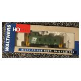Walthers Burlington Northern Caboose #11007
