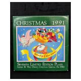 Disney Mickey Christmas 1991 Holiday Plate in Box